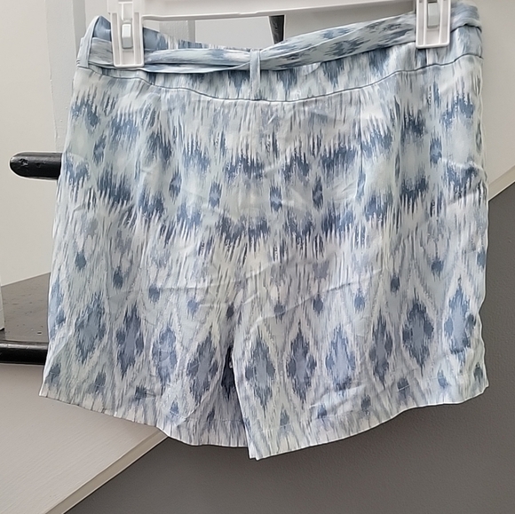 JOIE Layana Shorts Women's 0 100% Silk Blue White Print Pockets Stretch Waist - Picture 3 of 4